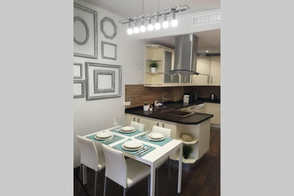 New!!! Luxury City Center & Private Terrace Málaga Buitenkant foto