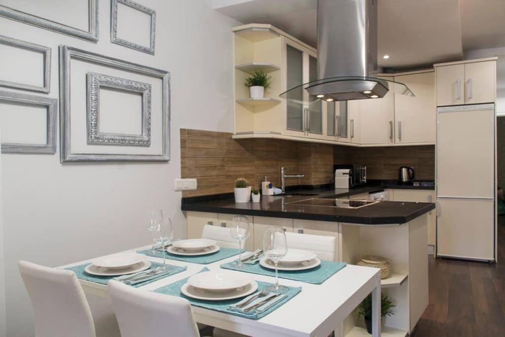 New!!! Luxury City Center & Private Terrace Málaga Buitenkant foto
